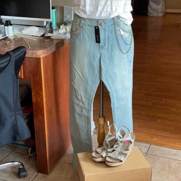 King Ranch Shop STYLE New York Paris Embellished Jeans Size 4, NWT - Picture 5 of 16